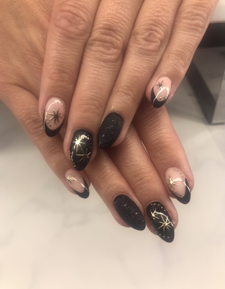 Fly Nail Girl Studio nail photo 1