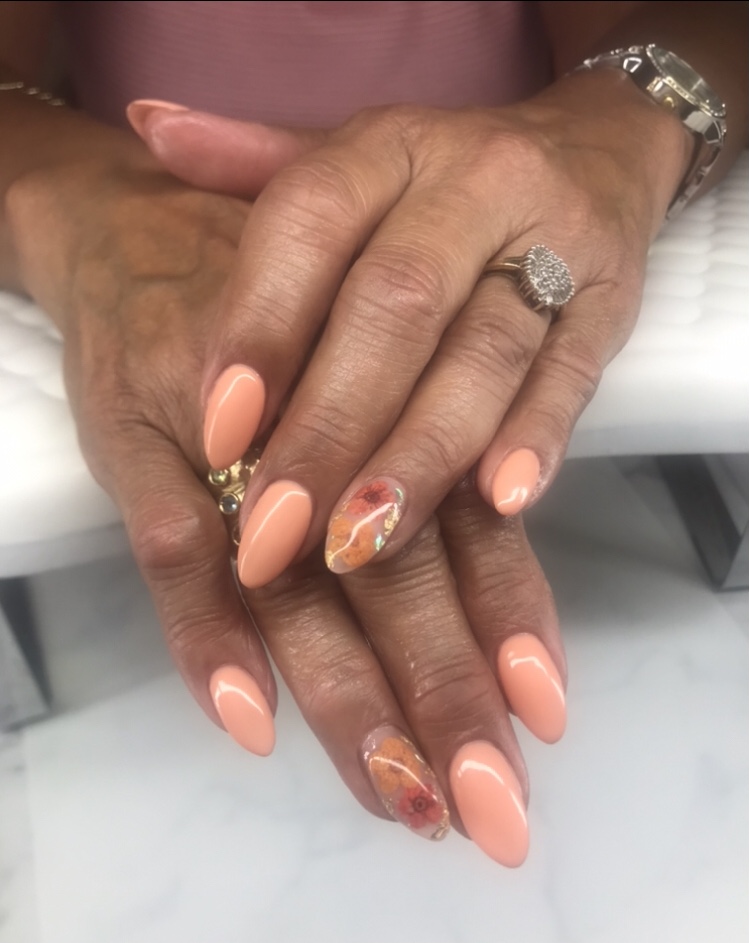 Fly Nail Girl Studio nail photo 2